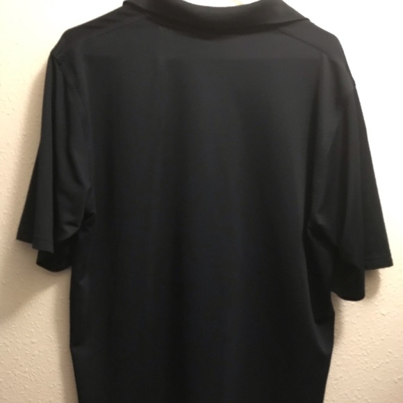 Under Armour Polo. Size Medium - Picture 2 of 4